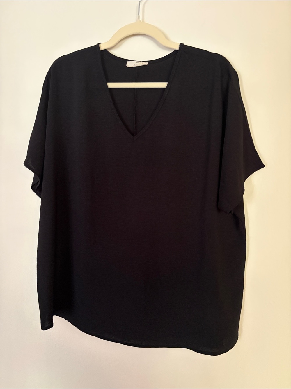 entro Black V-Neck Relaxed Tunic Top